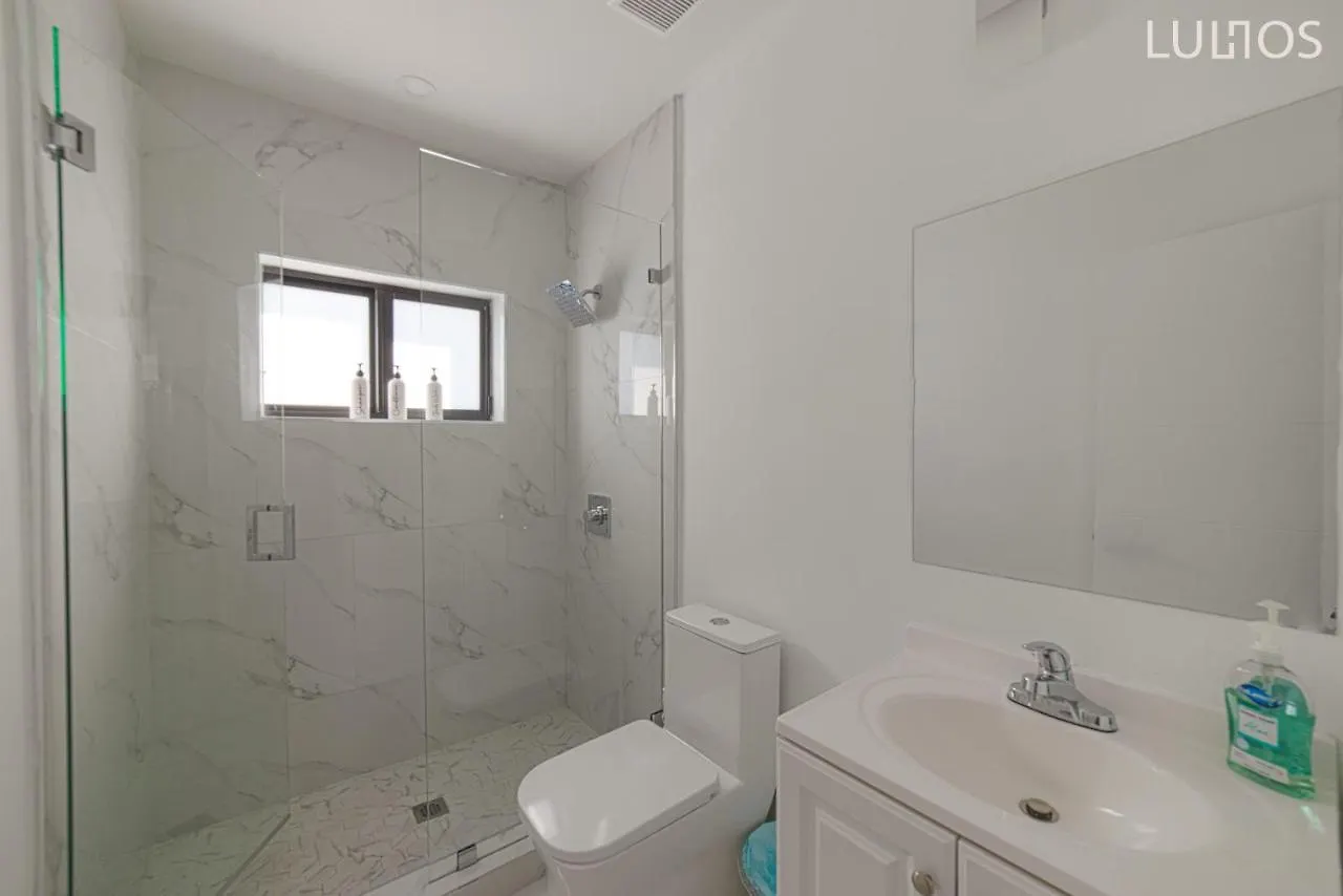 Modern 6 Bedroom With Pool And Bbq In L34 *