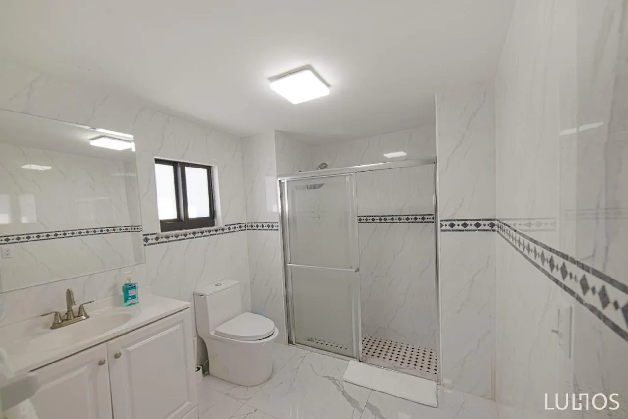 Holiday home Modern 6 Bedroom With Pool And Bbq In L34 *