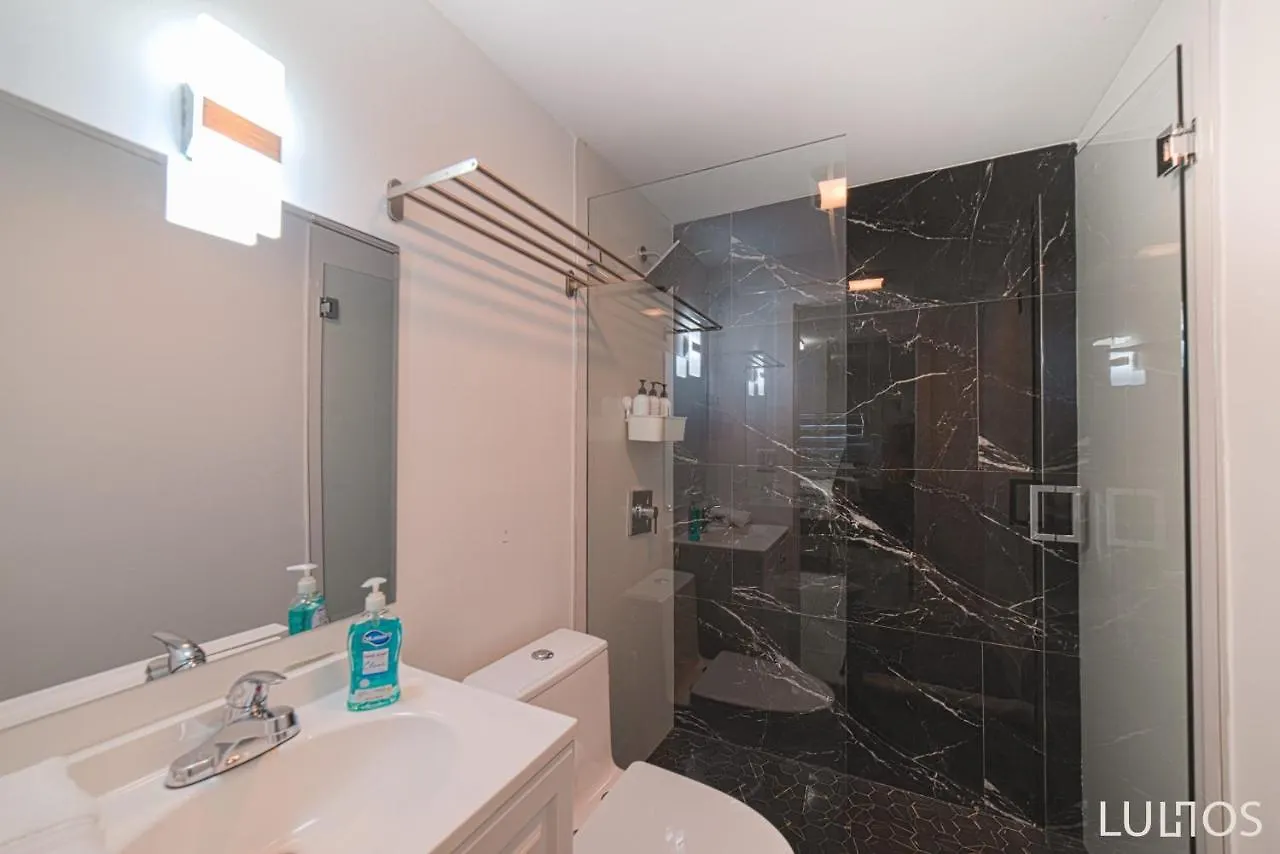 Modern 6 Bedroom With Pool And Bbq In L34 Holiday home