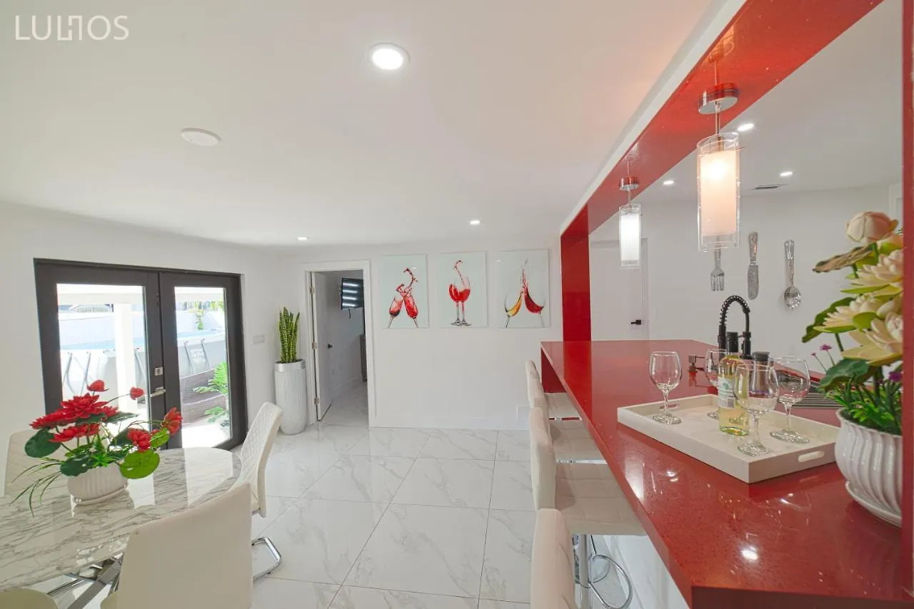 Holiday home Modern 6 Bedroom With Pool And Bbq In L34 *