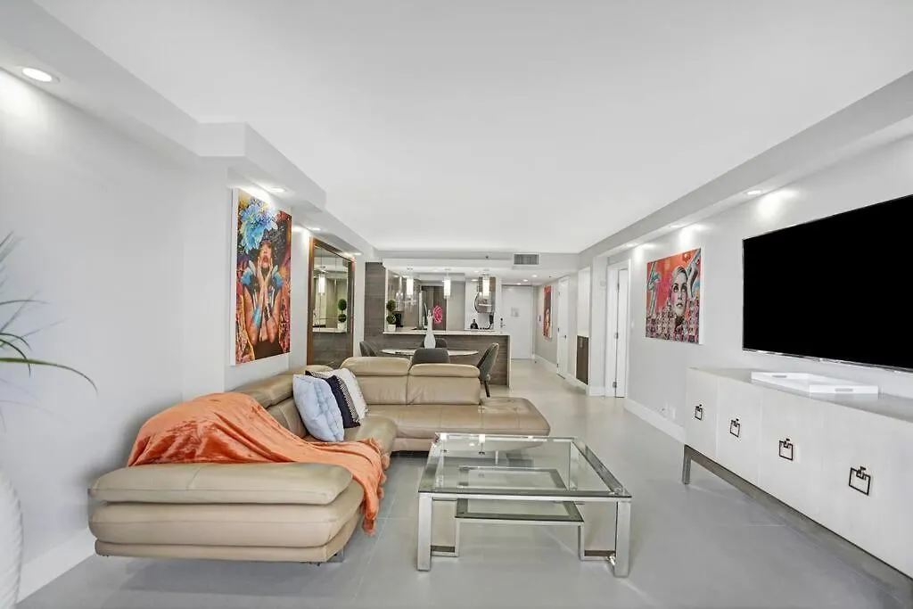 Electric Brand New With Water View, Edgewater Apartamento *