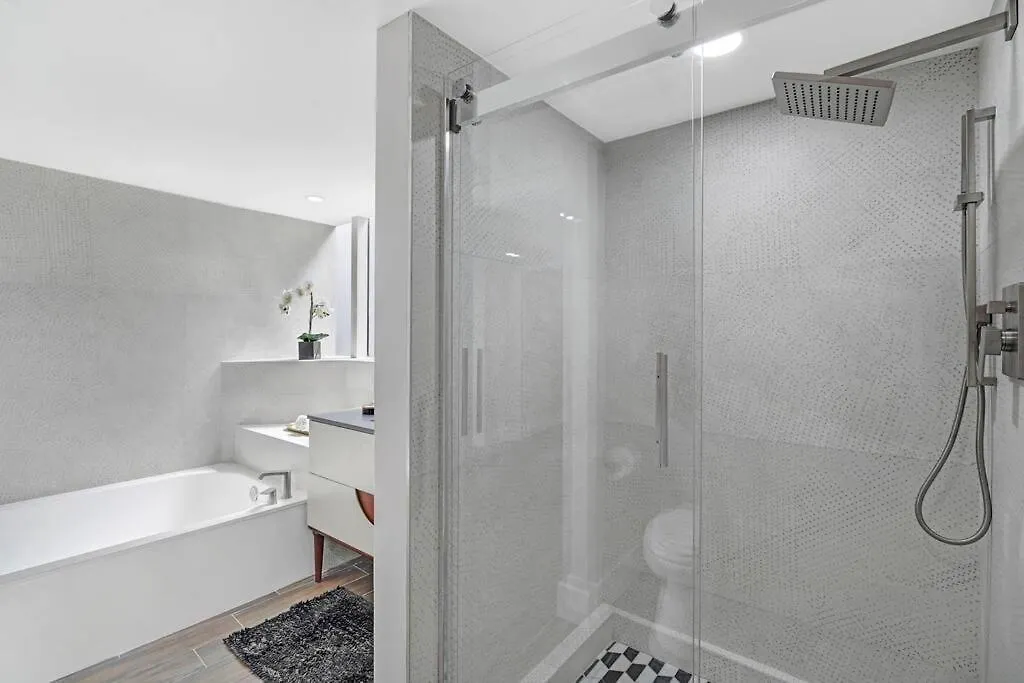 Apartment The Palms! Direct Water View Corner Miami