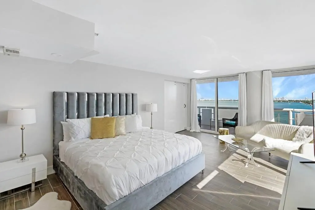 The Palms! Direct Water View Corner Apartment