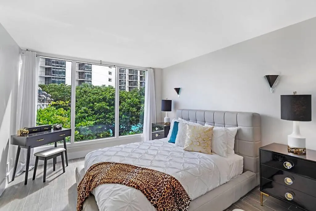 The Palms! Direct Water View Corner * Miami