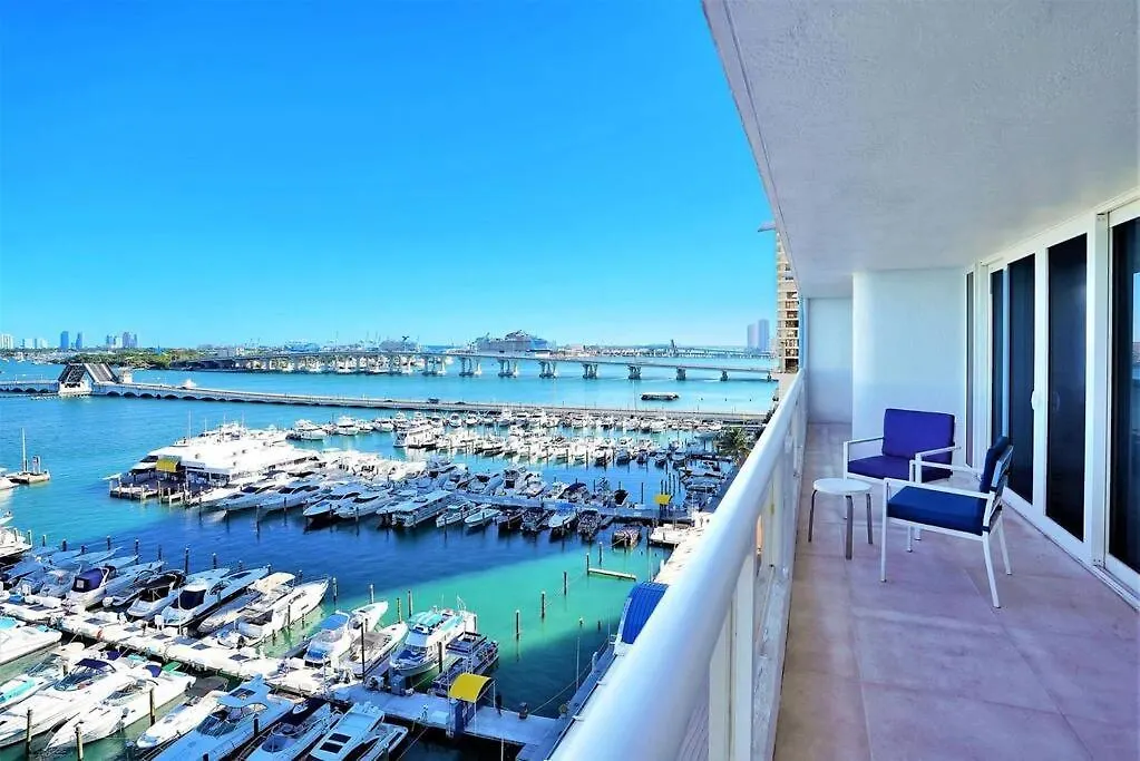 A Wave From It All! Direct Water Views! * Miami