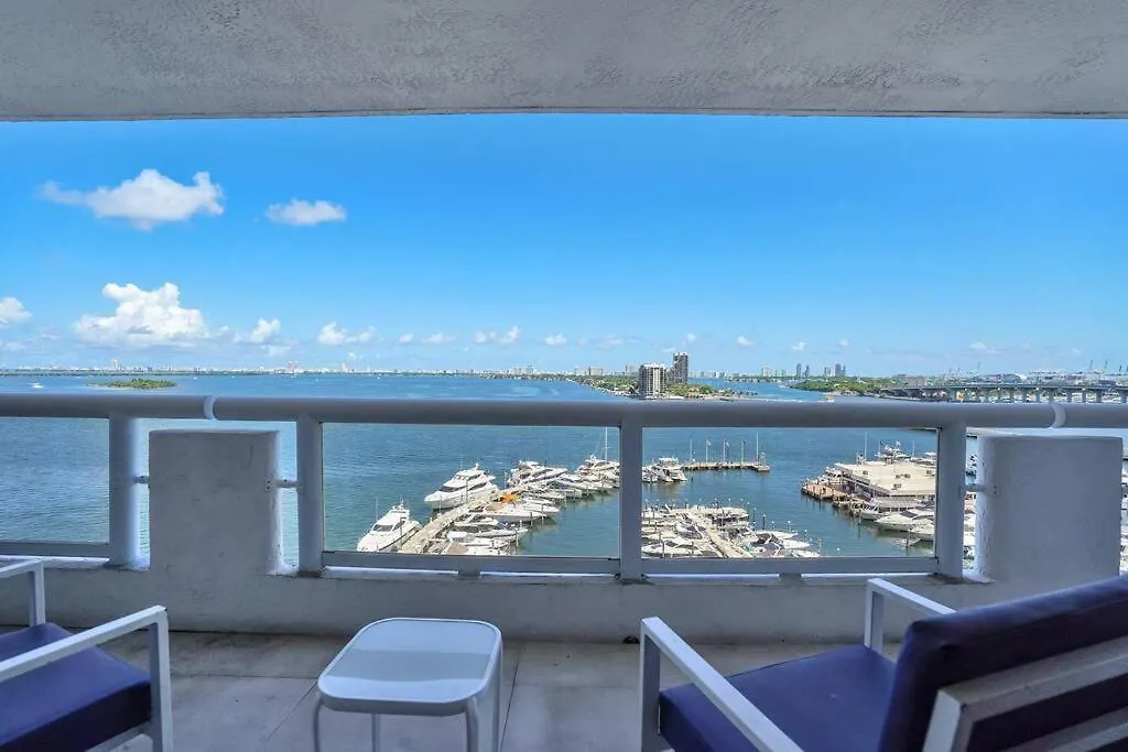 A Wave From It All! Direct Water Views! * Μαϊάμι