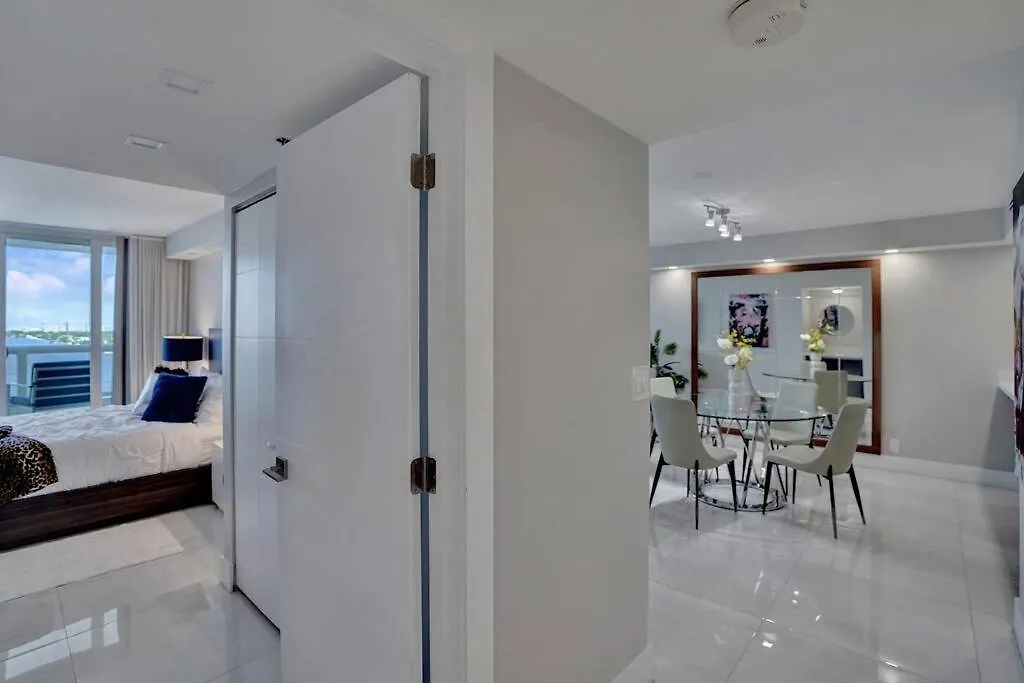 Apartment A Wave From It All! Direct Water Views!