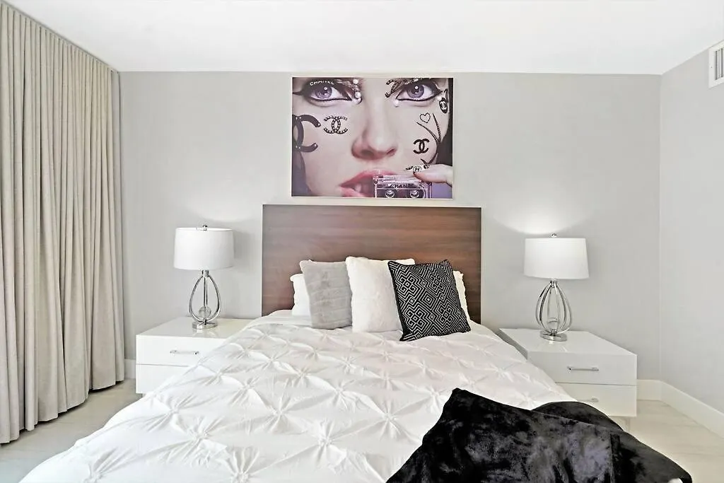 Sun-kissed & Sunshine! Direct Water And Views Apartment Miami