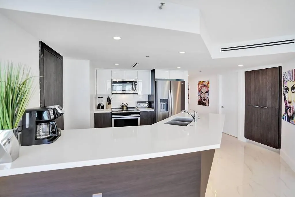 Apartment Feels Like Summer ~ Panoramic Water Views!