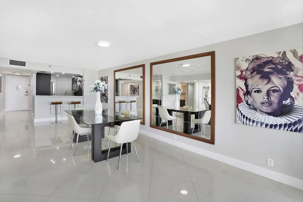 Apartment Meet Me In Miami! Impressive Skyline Views *