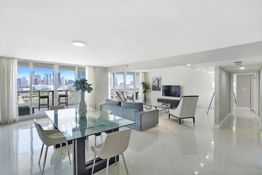 Meet Me In Miami! Impressive Skyline Views