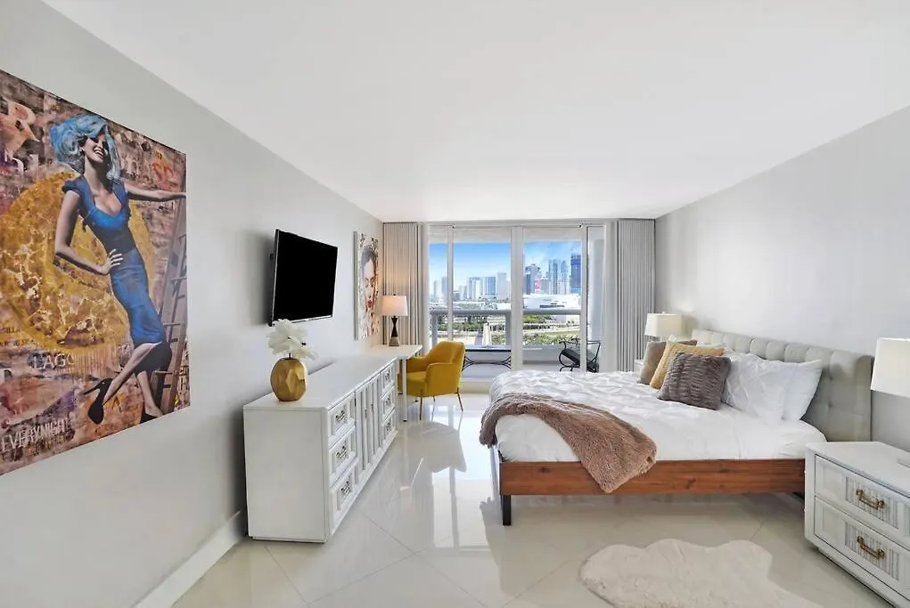 Meet Me In Miami! Impressive Skyline Views Miami