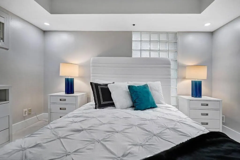 Over The Moon! Skyline And Water Views! Daire *
