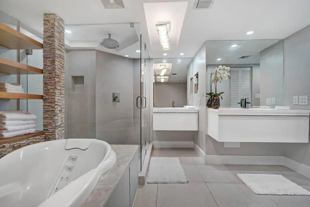 Over The Moon! Skyline And Water Views! Daire Miami
