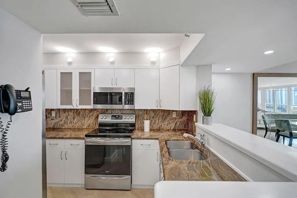 Over The Moon! Skyline And Water Views! Apartment *