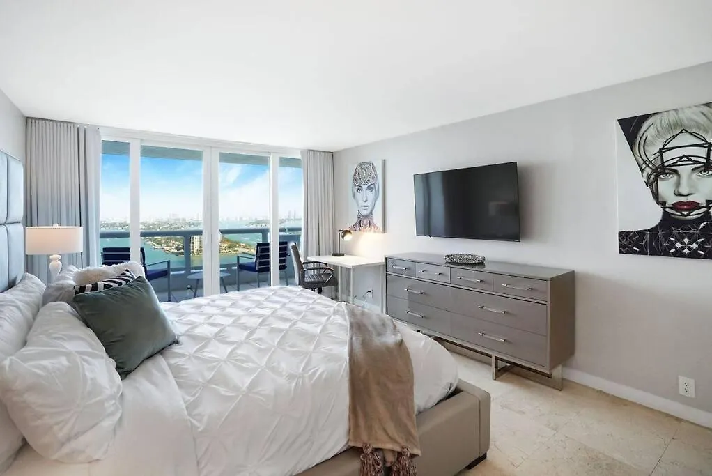 Good Morning Beautiful! Direct Water Views Apartment