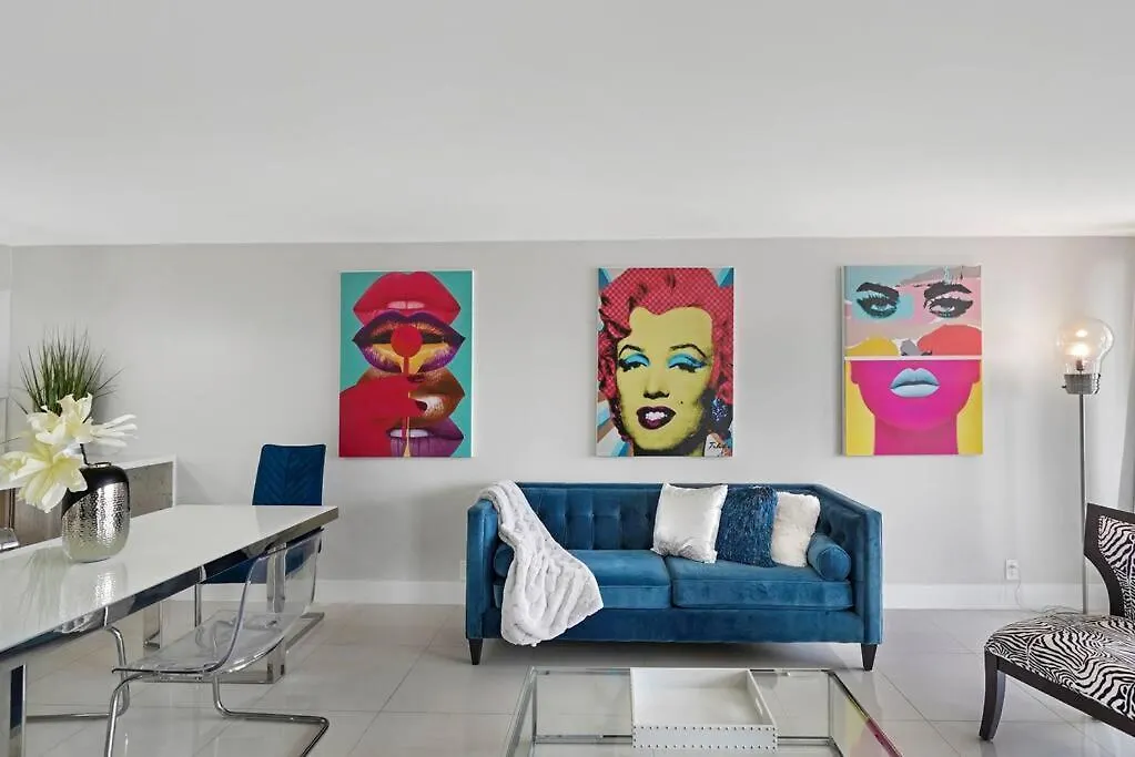 The Marilyn! Renovated And Amazing Skyline Views!