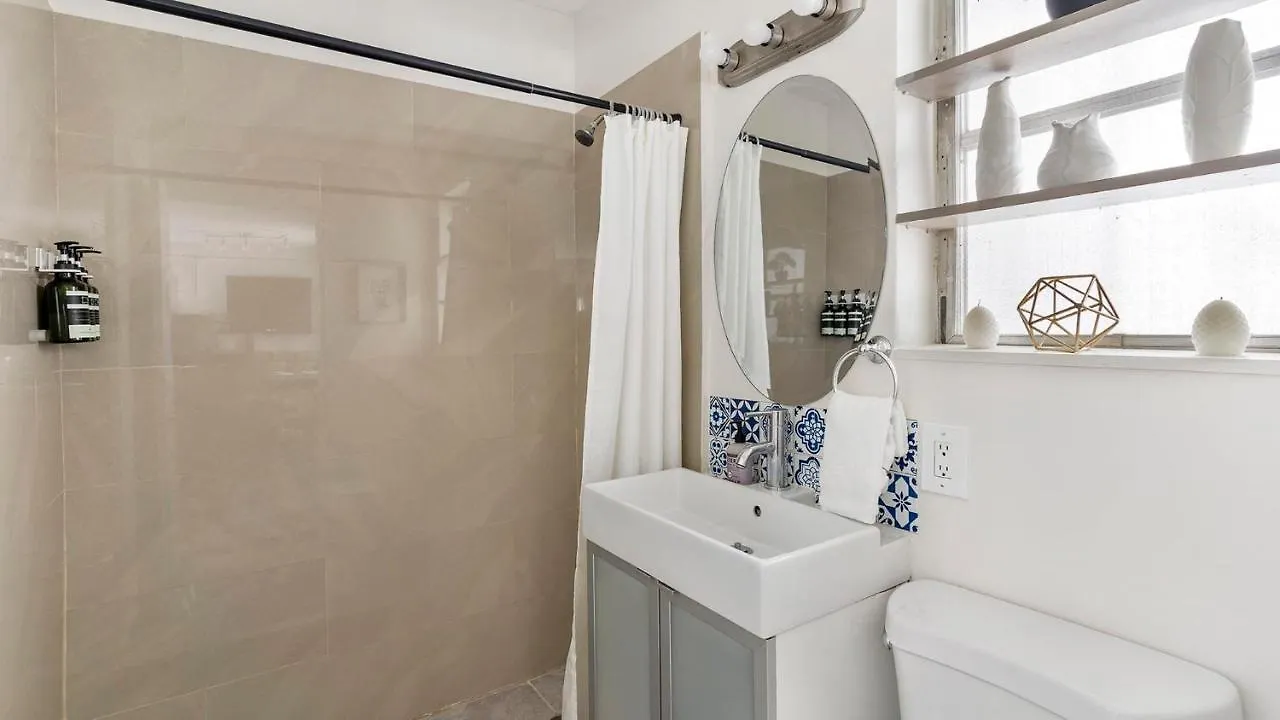 Brickell Pearl Cozy House 10 Min Location Holiday home *
