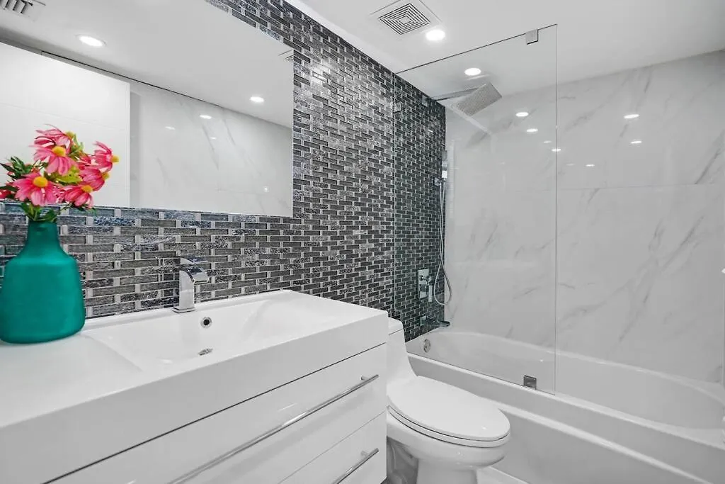 Apartment The Bond - Oo7 Vibes And Penthouse Water Views! *