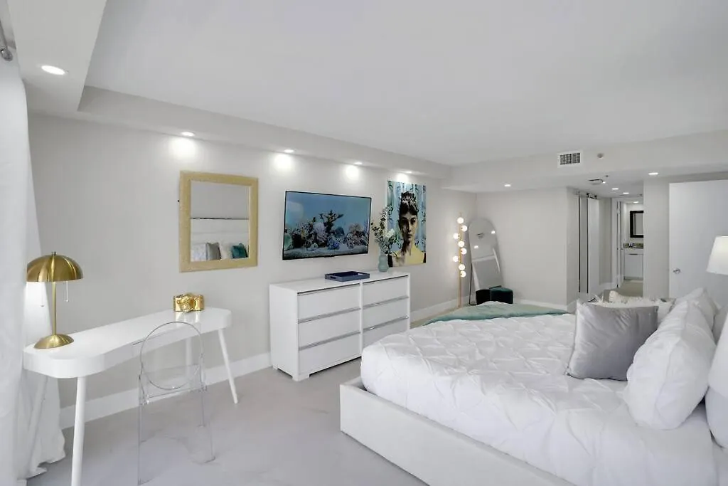 Superstar! Penthouse With Water And Park Views! Miami
