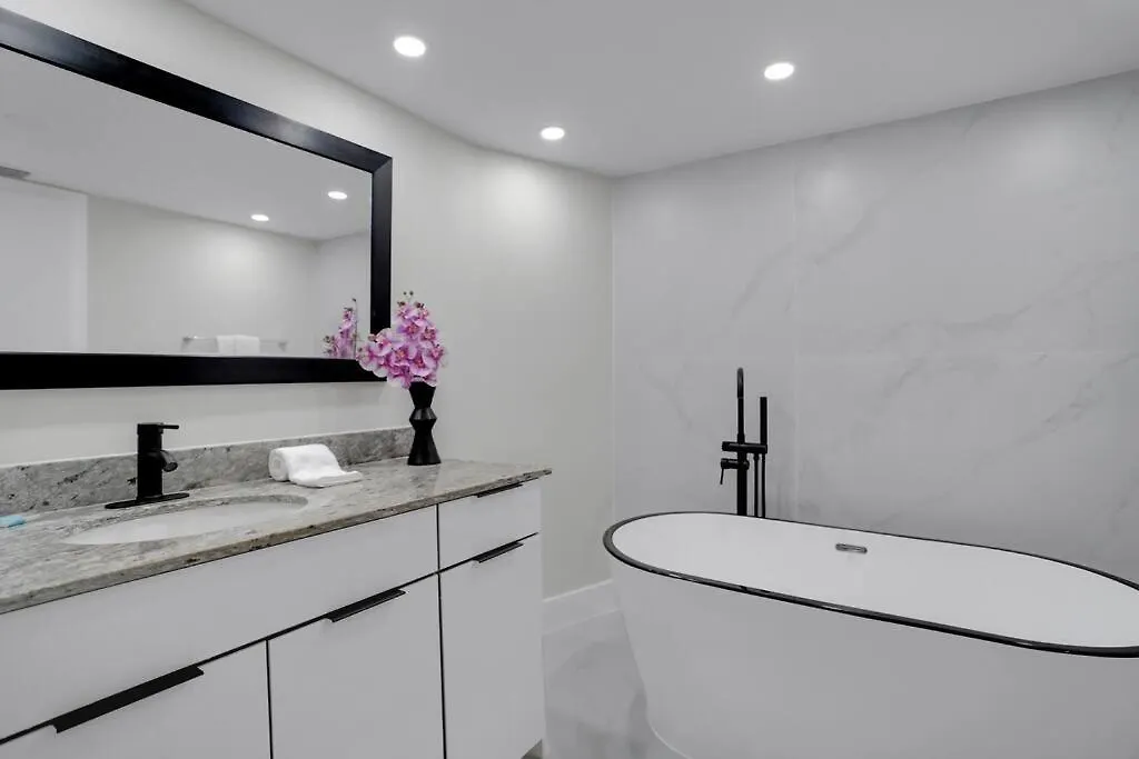 Superstar! Penthouse With Water And Park Views! * Miami