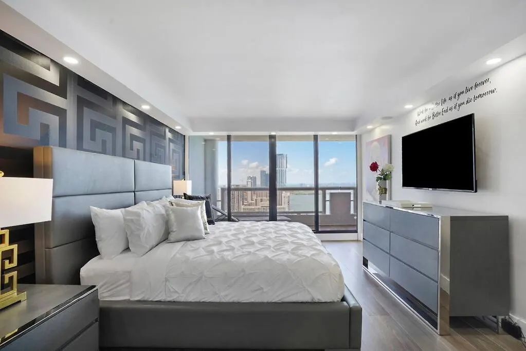 Apartment The Bond - Oo7 Vibes And Penthouse Water Views!
