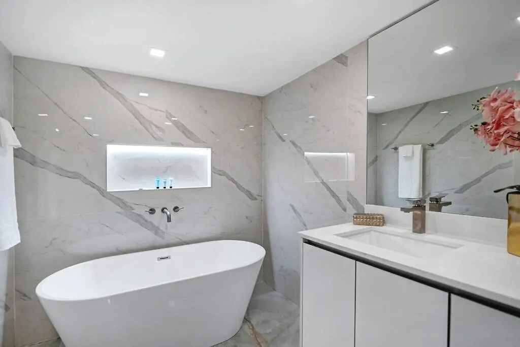 Apartment Of Dreams! Renovated With Water & Park Views *