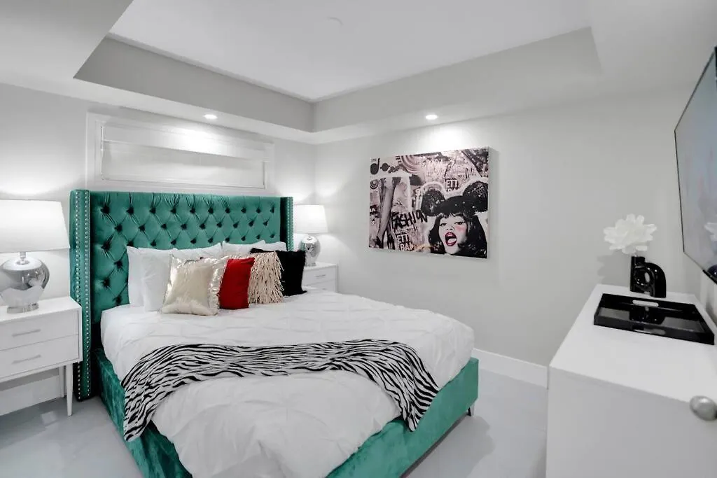 Apartment Superstar! Penthouse With Water And Park Views! Miami