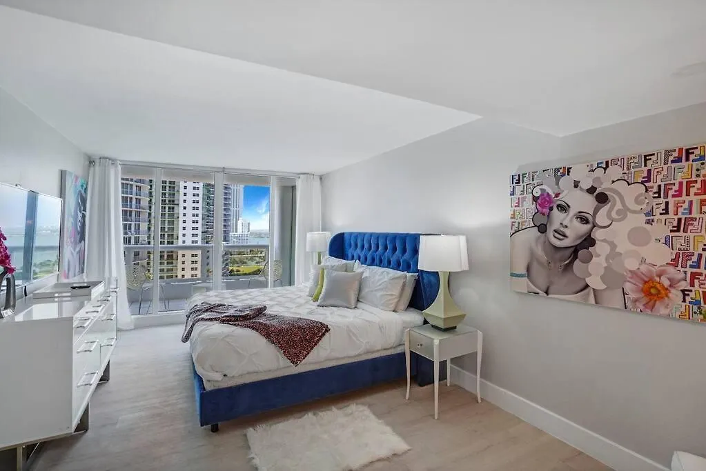 Unforgettable! Water & Park Views, 4 Bedrooms! Apartamento