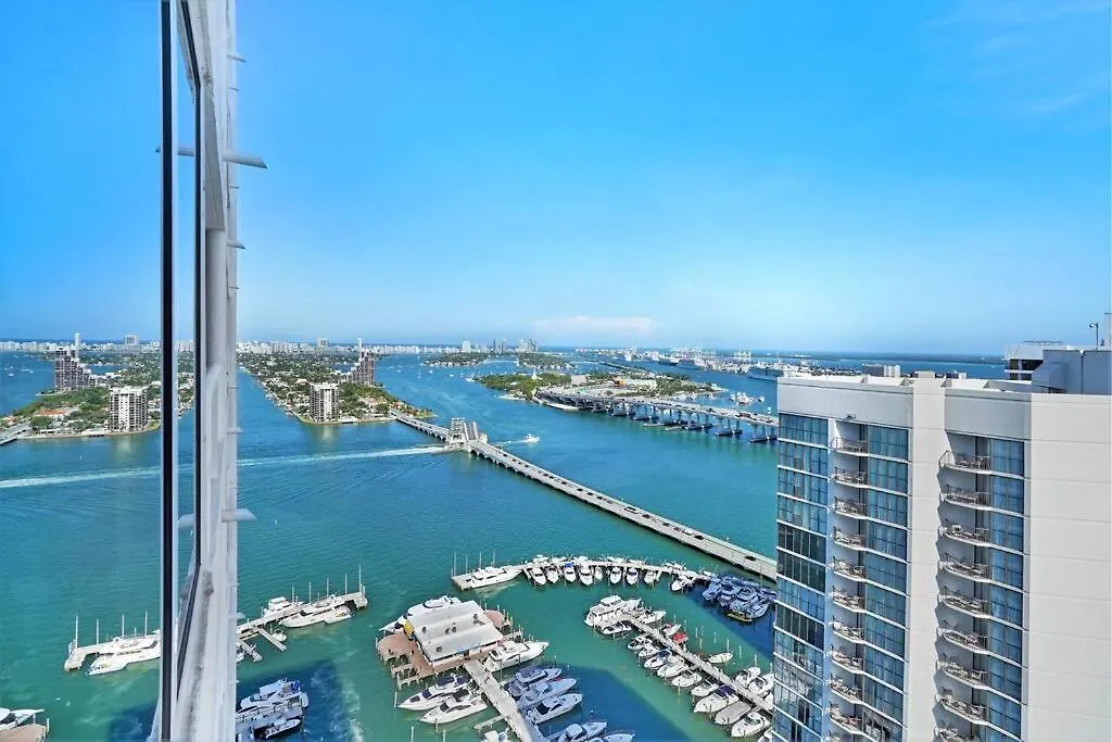 Apartment Champagne & Ice! Water Views, 2 Private Balconies! Miami