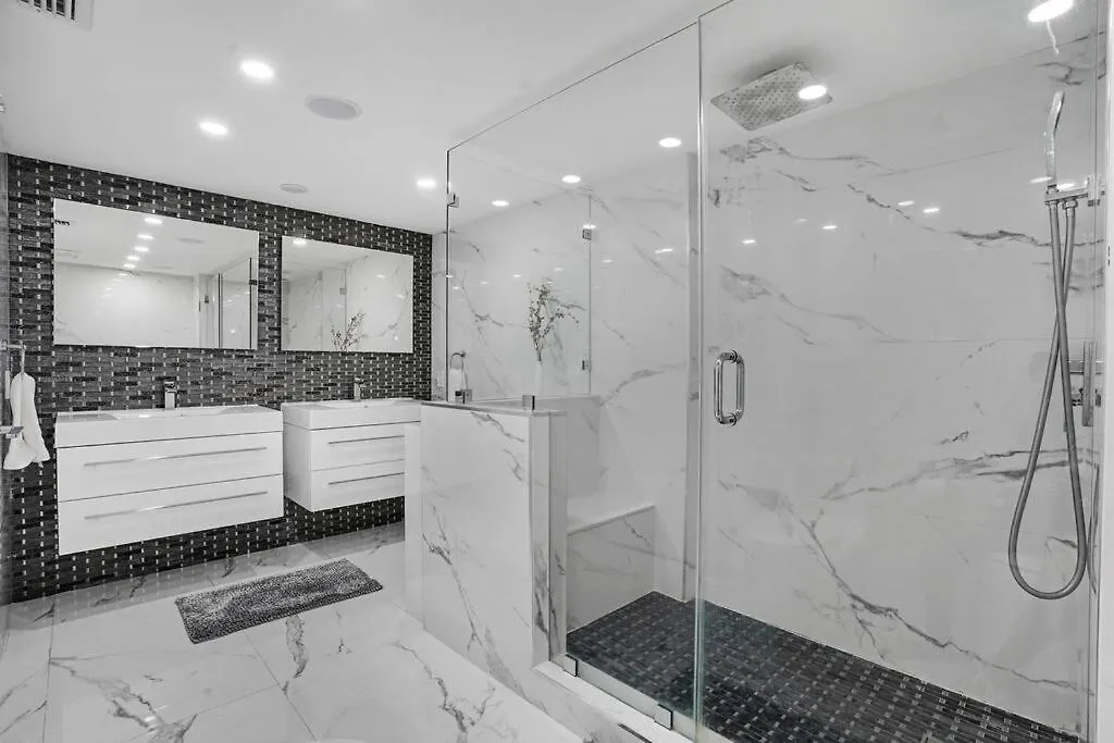 The Bond - Oo7 Vibes And Penthouse Water Views! *
