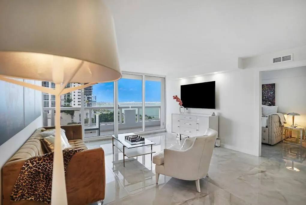 Apartment Of Dreams! Renovated With Water & Park Views Miami