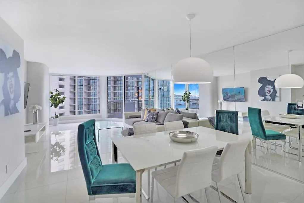 Life Is Gucci! Gorgeous Water Views Condo! Apartment *