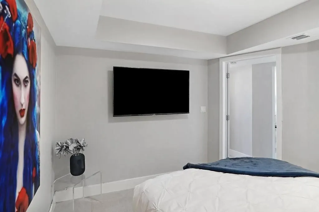 Apartment Champagne & Ice! Water Views, 2 Private Balconies! Miami