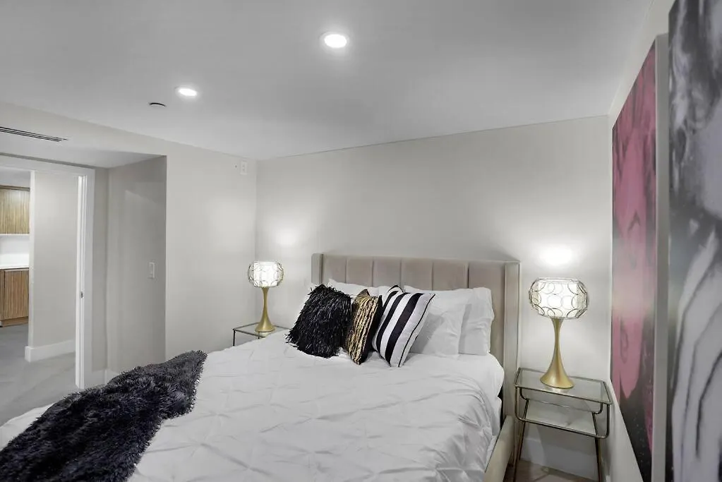 Visions! Water And Skyline Views! Brand New Apartman Miami