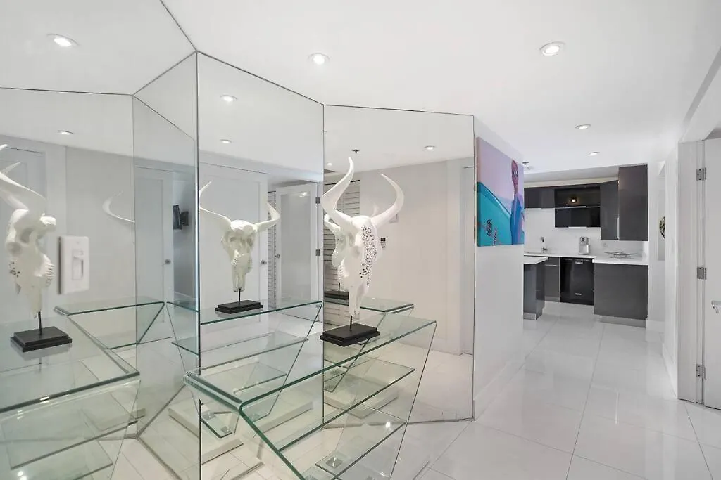 Apartment Spectacular! Penthouse With Direct Water Views! Miami