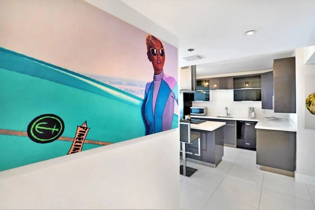 Spectacular! Penthouse With Direct Water Views! Apartment *