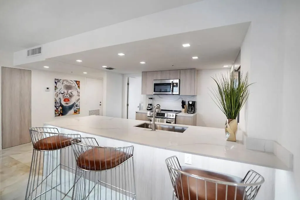 Apartment Of Dreams! Renovated With Water & Park Views *