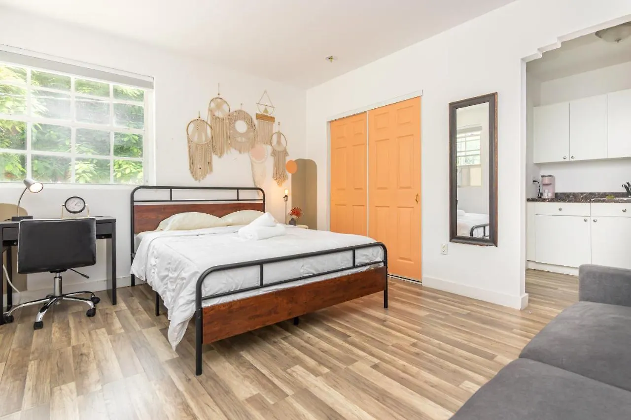 Downtown - Wynwood Area With Backyard - Art District Near Beach Apartment