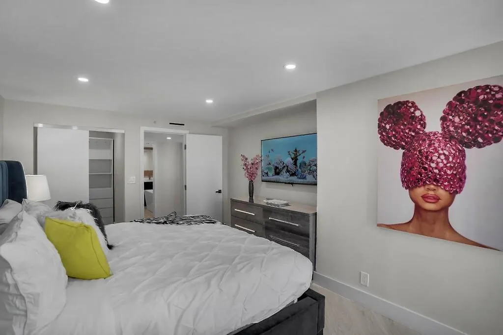 Visions! Water And Skyline Views! Brand New Apartman Miami