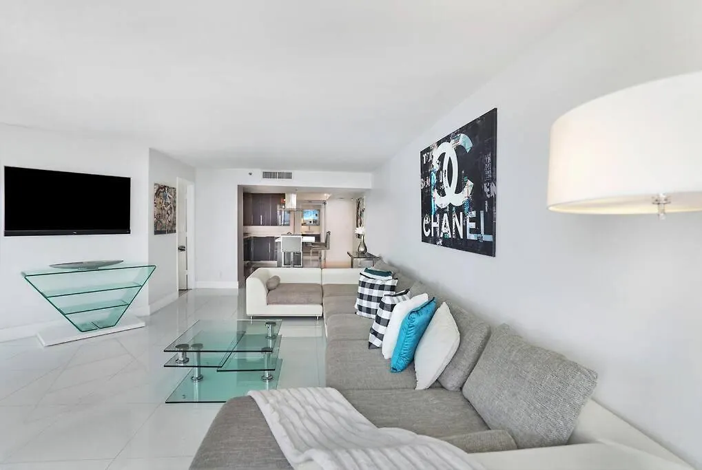 Spectacular! Penthouse With Direct Water Views! Apartment *