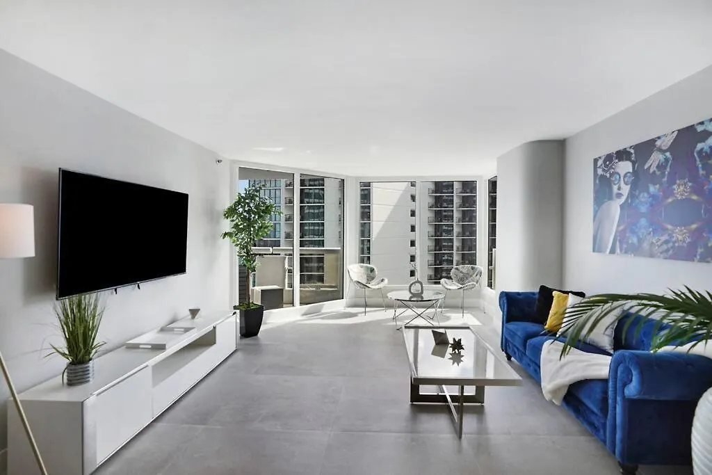 Blue Moon! In The Lap Of Luxury And Brand New! Apartment