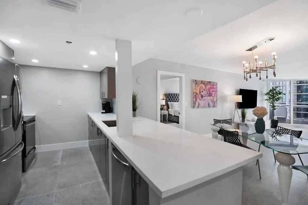 Blue Moon! In The Lap Of Luxury And Brand New! Apartment Miami