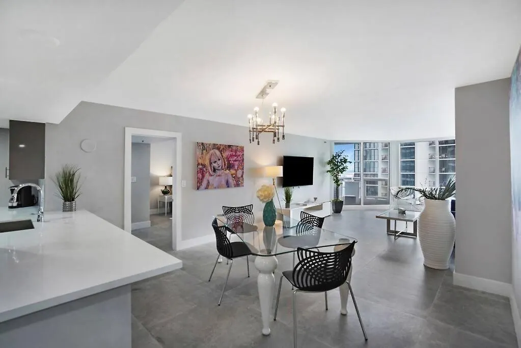 Blue Moon! In The Lap Of Luxury And Brand New! Apartment Miami