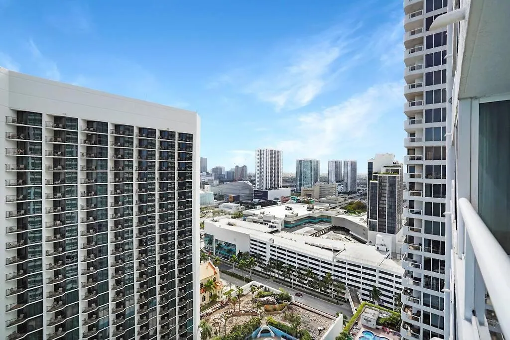 Blue Moon! In The Lap Of Luxury And Brand New! * Miami