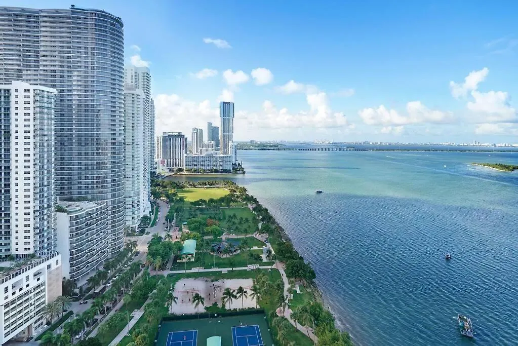 Sweet Dreams! Renovated With Water Views Miami