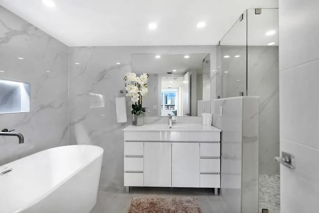 Sweet Dreams! Renovated With Water Views *