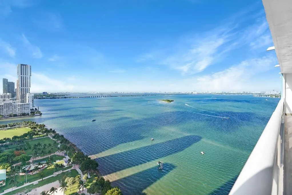 Sweet Dreams! Renovated With Water Views Apartment Miami