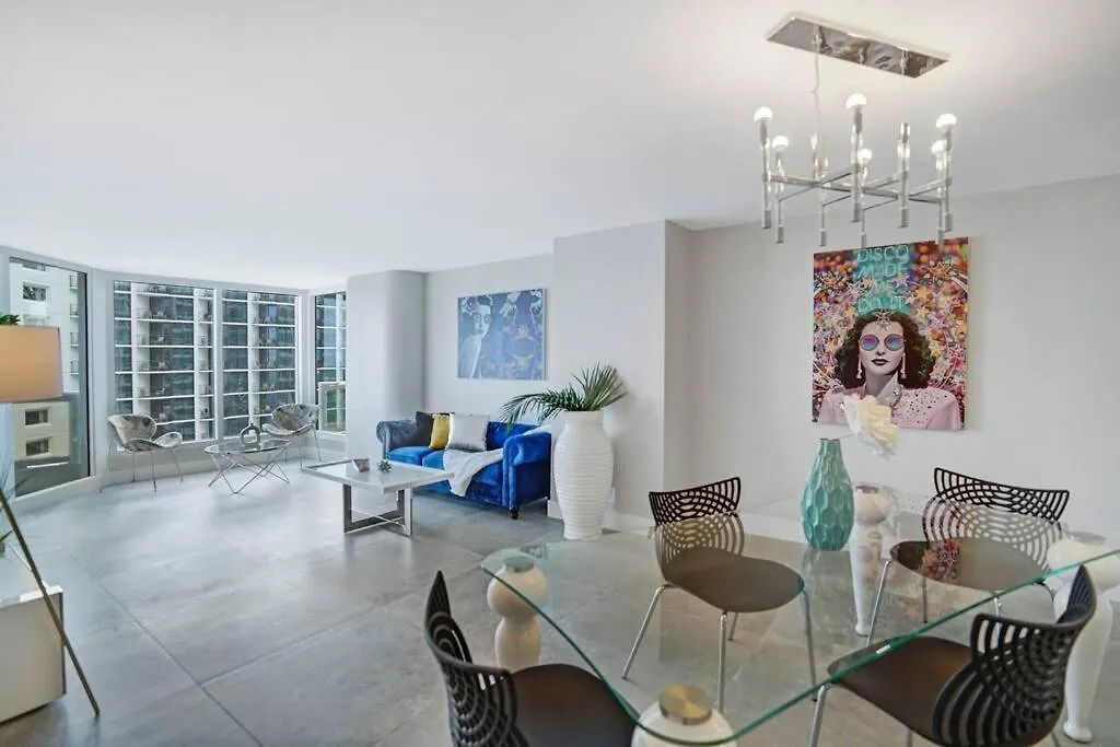Blue Moon! In The Lap Of Luxury And Brand New! Miami