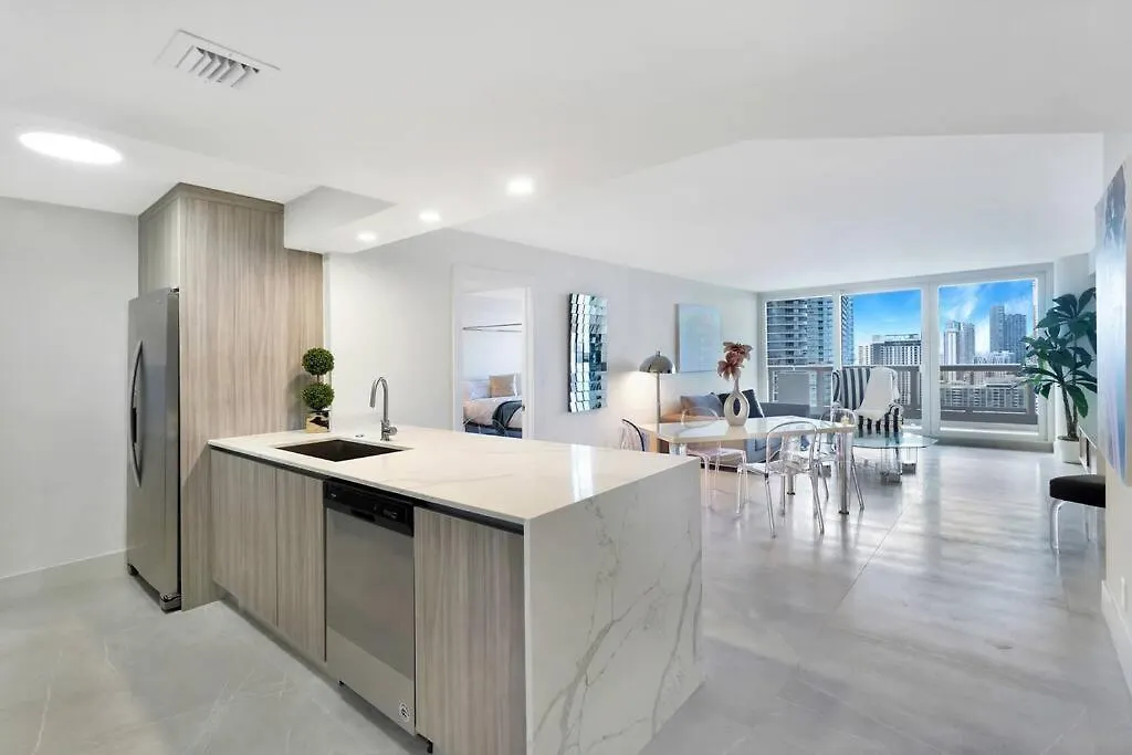 Sweet Dreams! Renovated With Water Views Apartment *